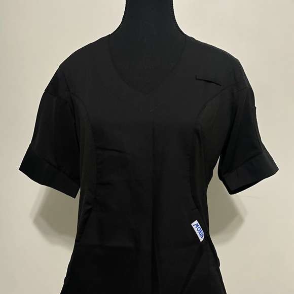 Slim Fit Scrub Top - Picture 2 of 8